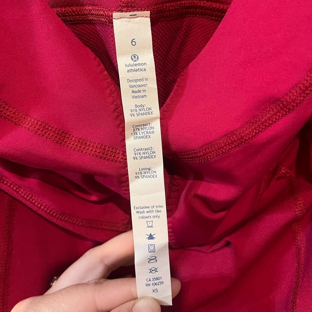 Lululemon wrappers delight Tank Top Racerback Built-In Bra Raspberry Red Workout - Picture 7 of 8